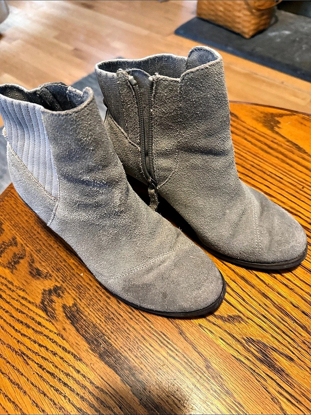 TOMS Maude Wedge Bootie Gray Suede Ankle Boots US 6.5